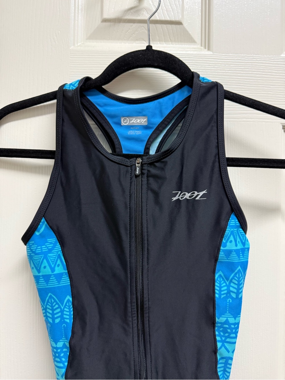 Zoot Women's Front-Zip Tri Suit - Black & Bright Blue. Size XS but fits like XXS
